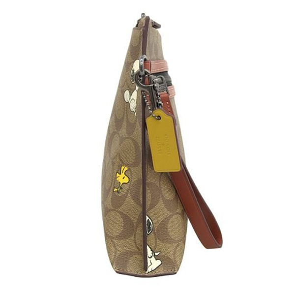 現品限り新品！コーチ スヌーピー柄 クラッチバッグ コラボ PEANUTS Coach × PEANUTS コーチ スヌーピー ピーナッツ コラボ クラッチ